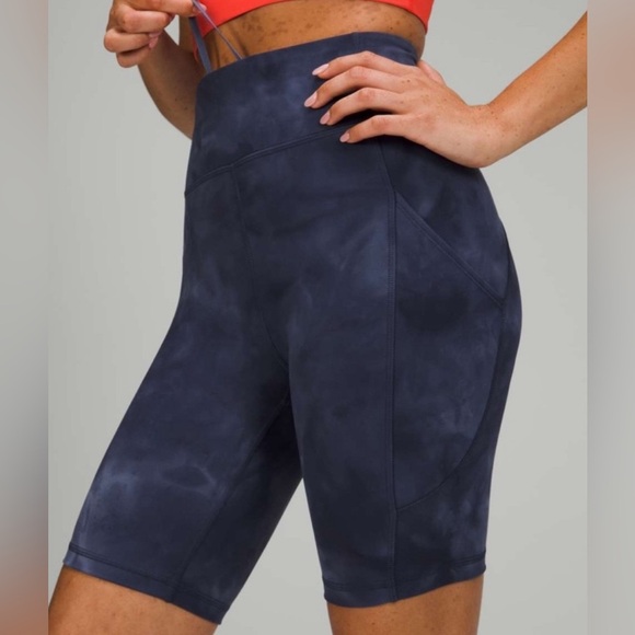 Lululemon High Rise Invigorate Biker Shorts EUC Size 2 - Picture 1 of 8